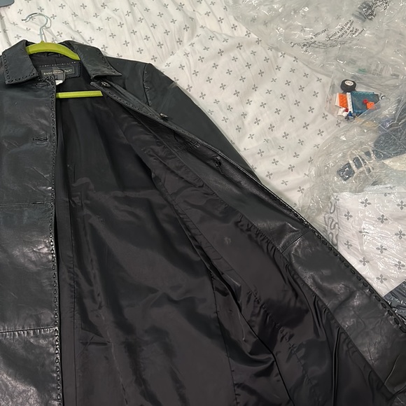 Real l leather , long coat.one button is missing - Picture 2 of 5